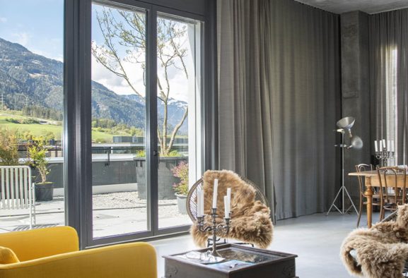 SmallStage_Fenster_Portfolio_HolzAlu_Selection SmallStage_Fenster_Portfolio_HolzAlu_Selection